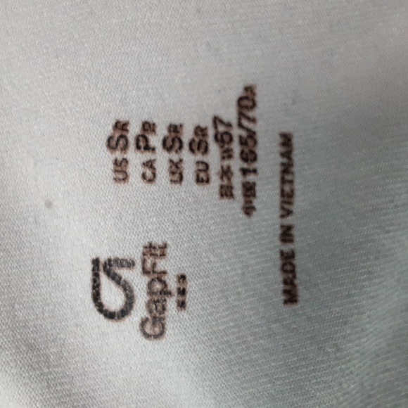 BOTH Gap Fit Capri Leggings - Picture 7 of 14